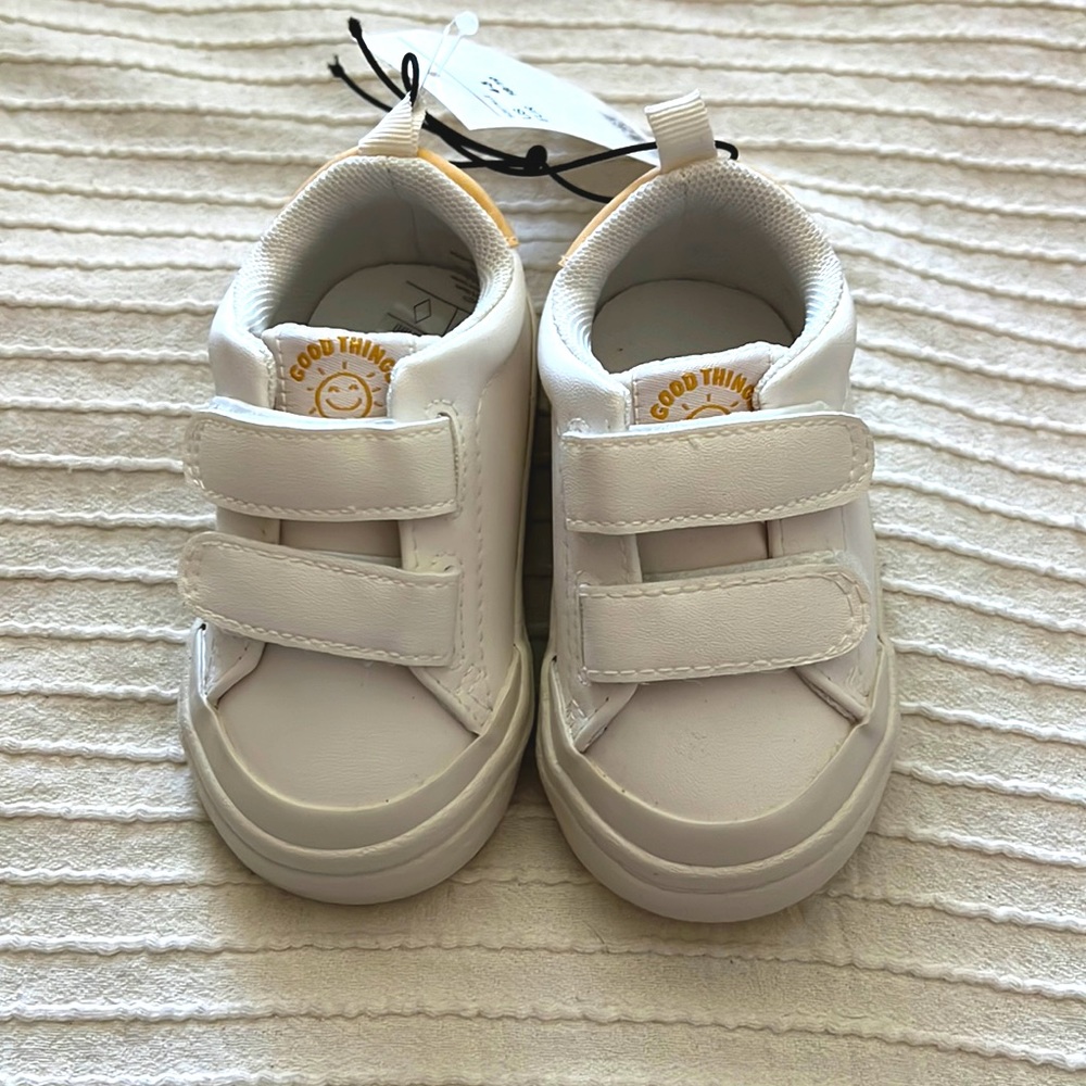 NWT H&M Baby White + Yellow Sneakers, US Size 4-5